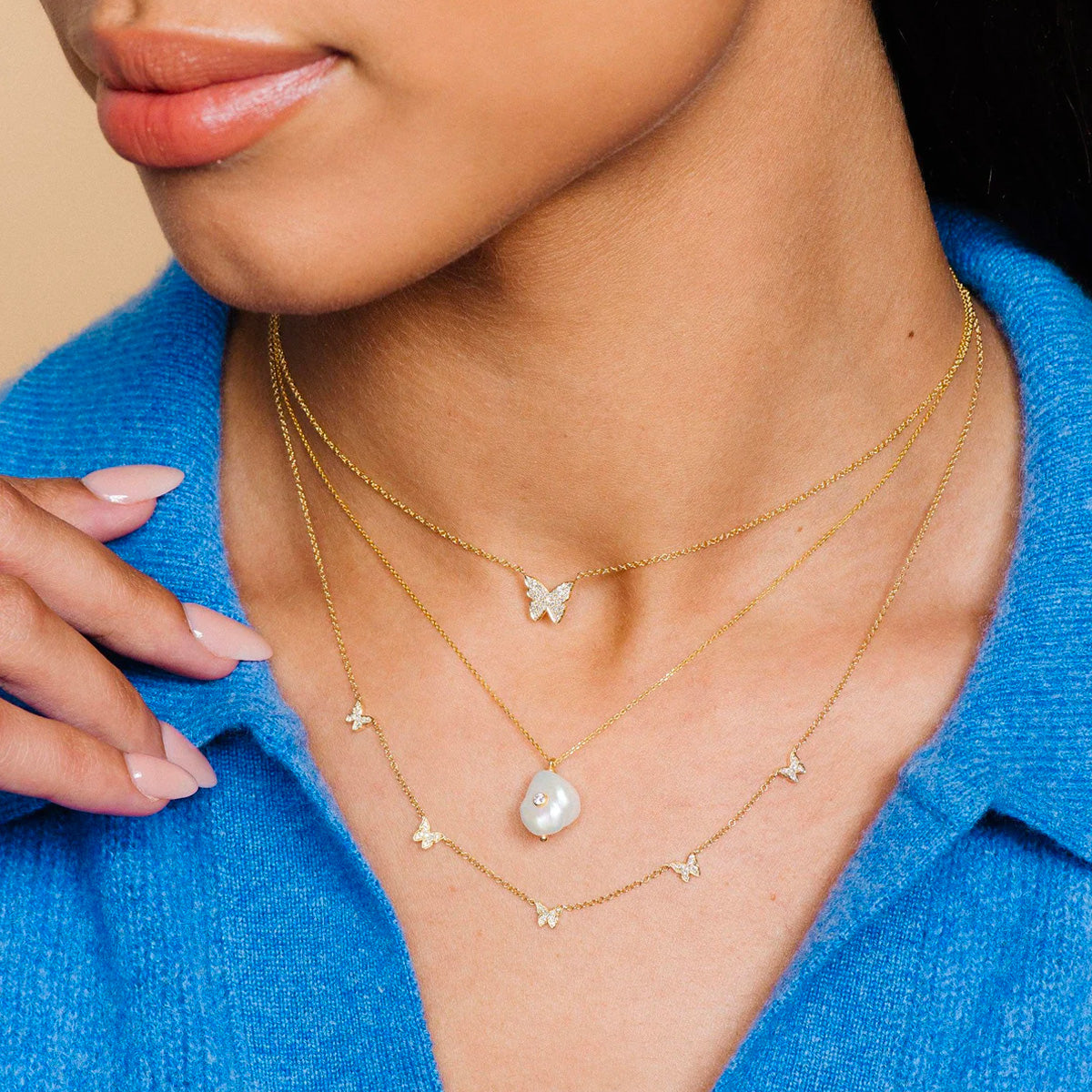 Tips on How to Elegantly Layer Multiple Necklaces