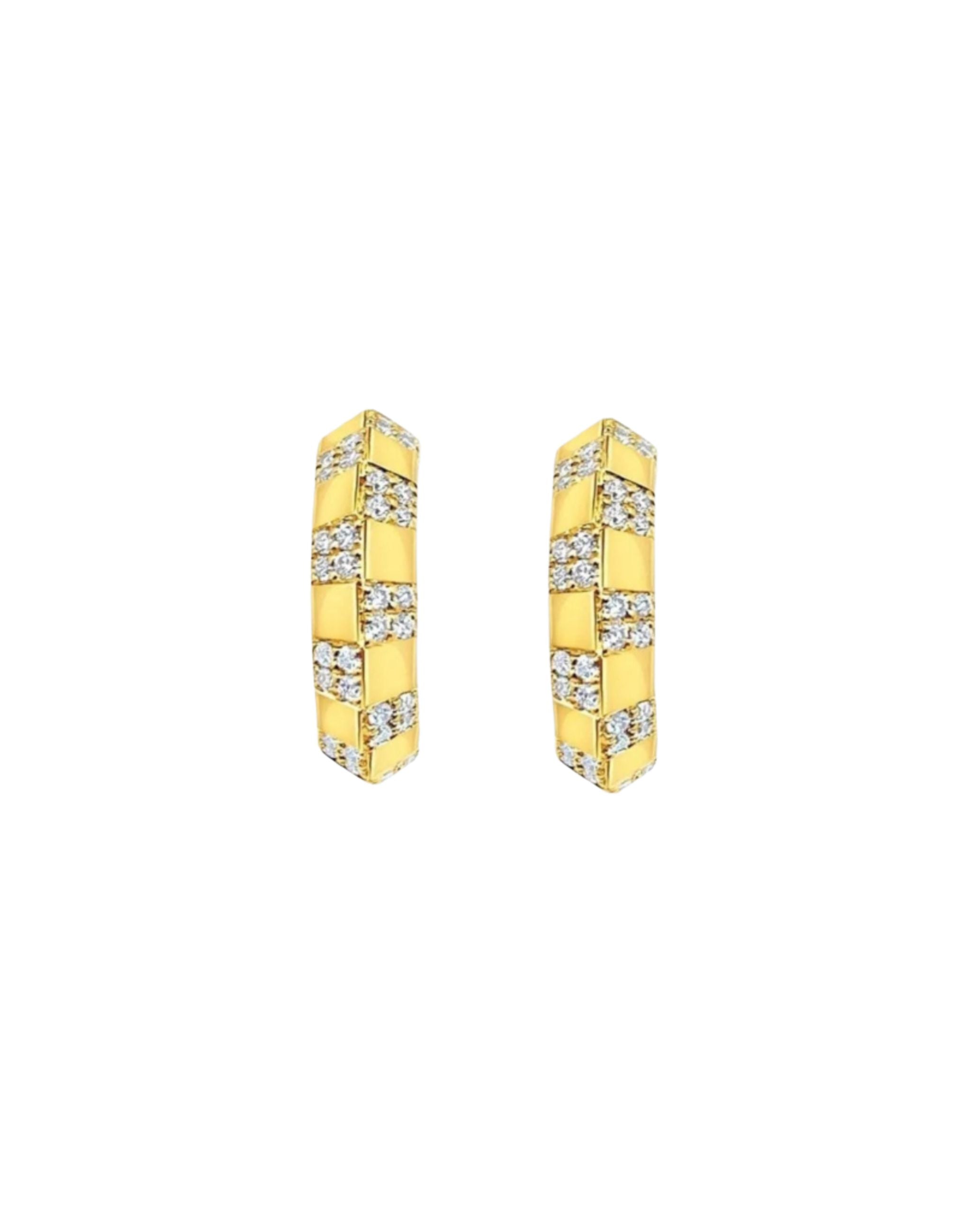 Pinstripe Strength Knife Edge Diamond Earring