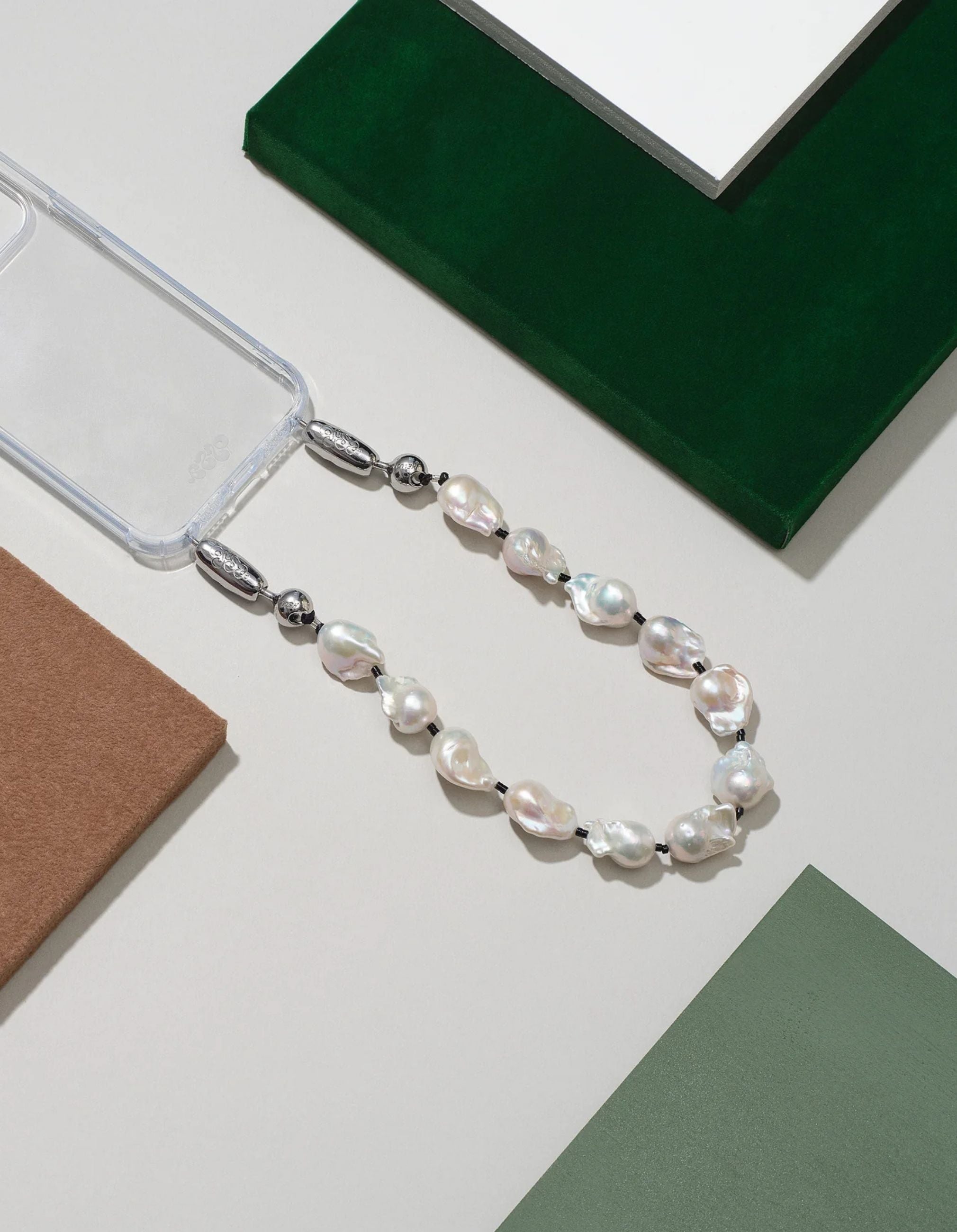 Baroque Pearl Wristlet
