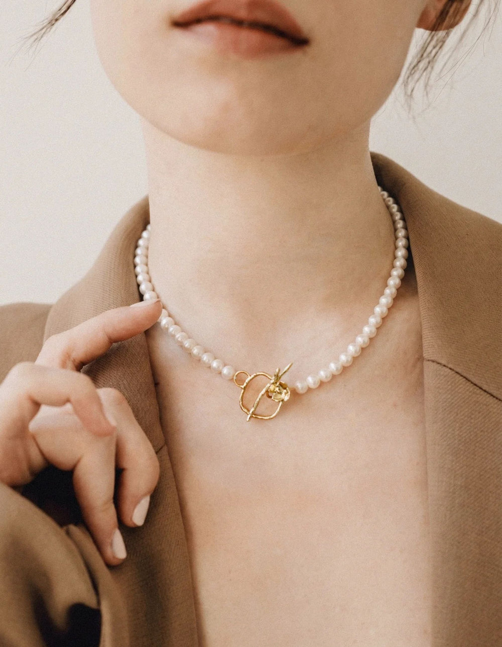 Petite Magnolia Collar