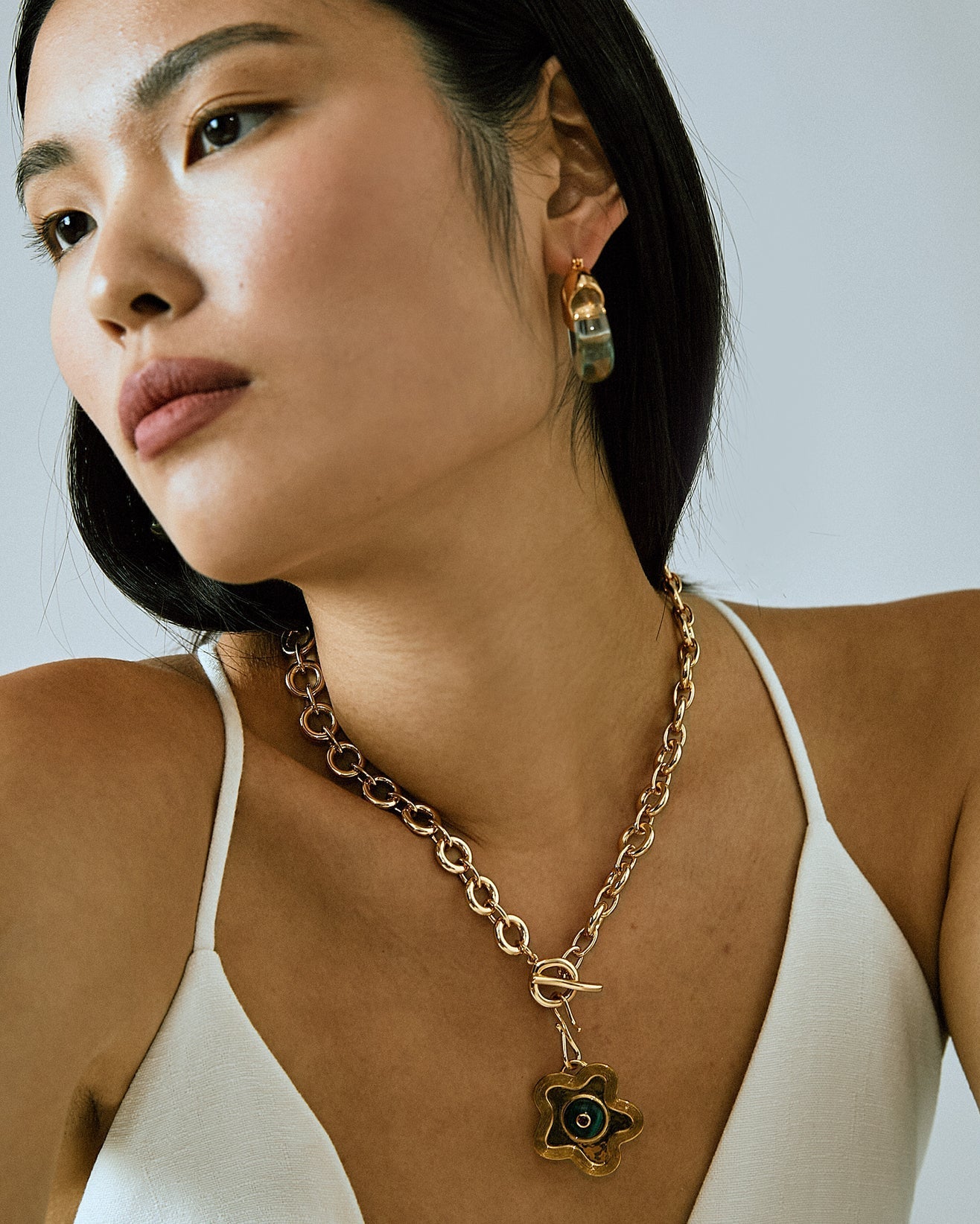 Nana Pendant in Shasta Daisy