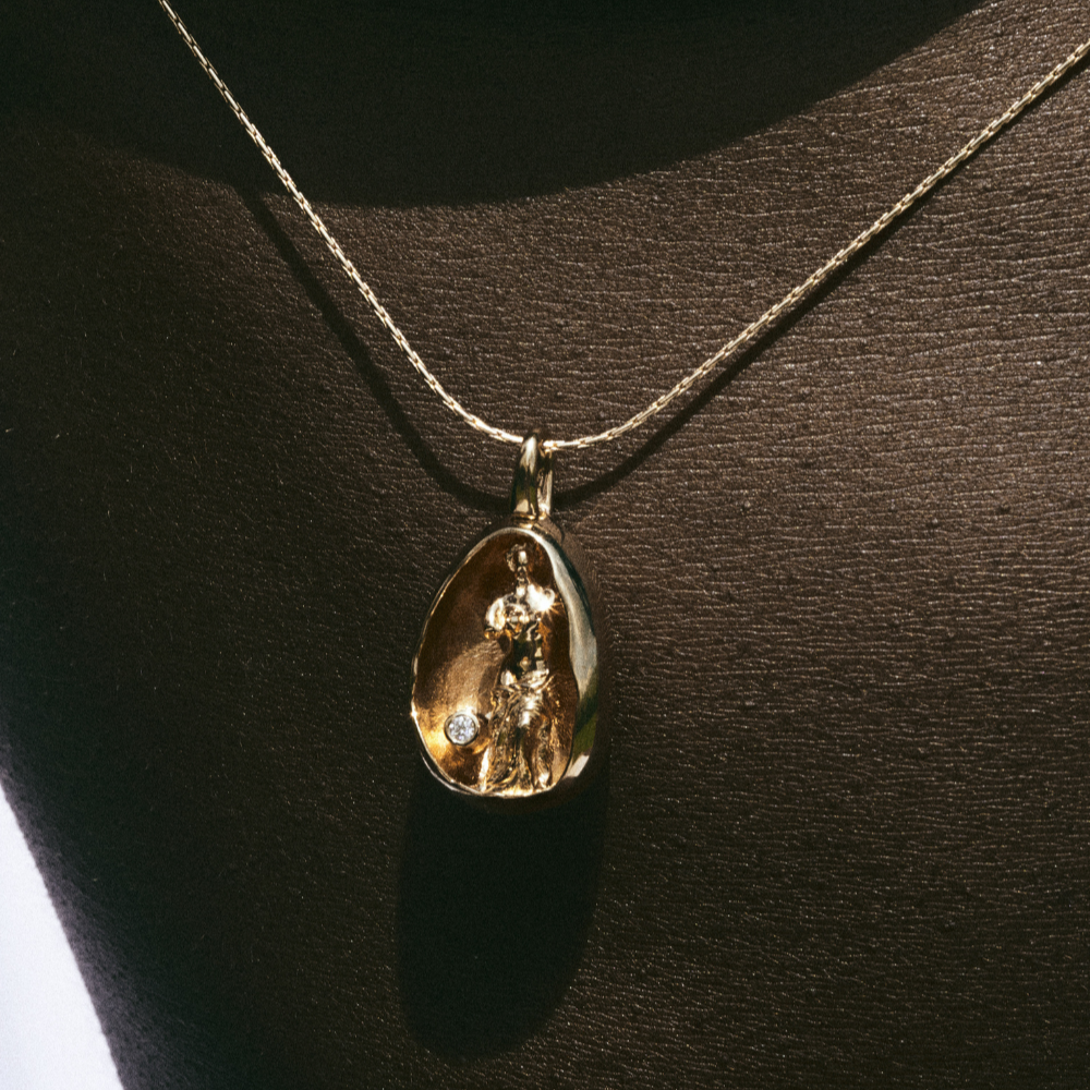 Venus de Milo, Gold by Carina Hardy - At Present Jewelry