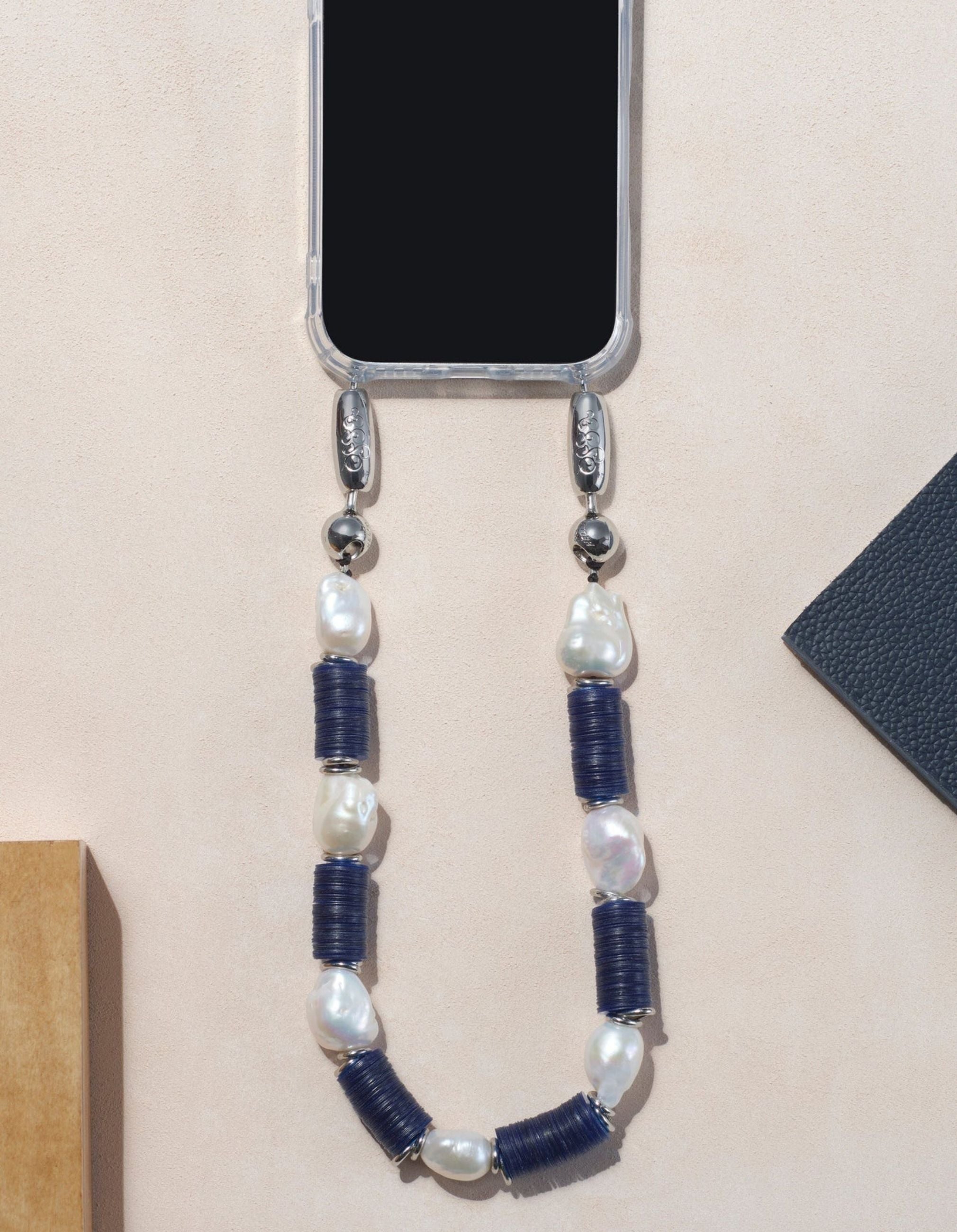 Baroque Pearl Rope Wristlet