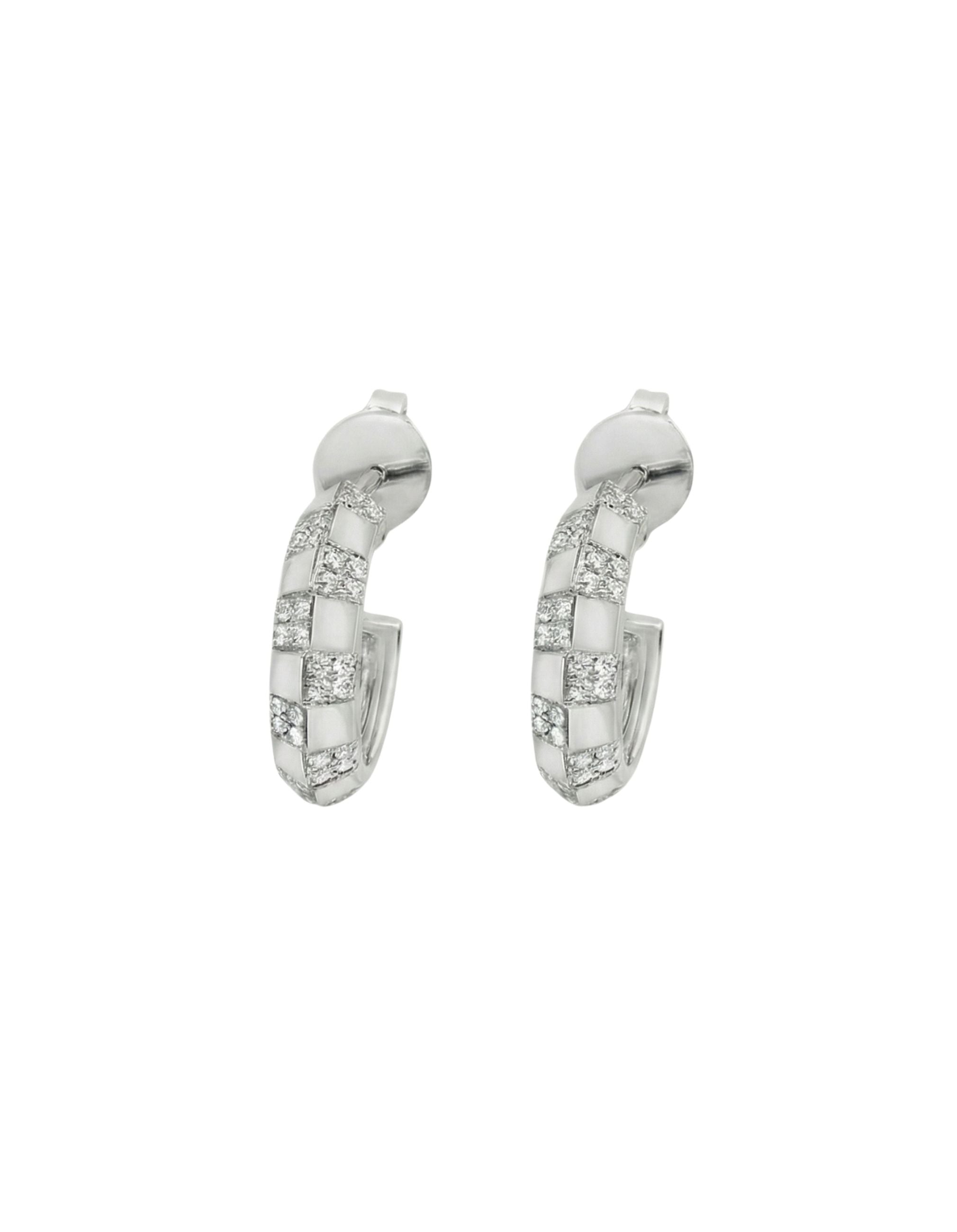 Pinstripe Strength Knife Edge Diamond Earring