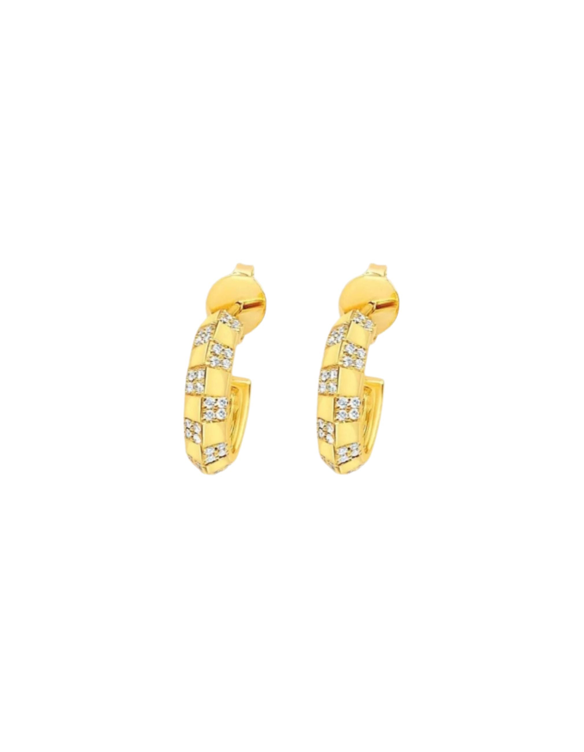 Pinstripe Strength Knife Edge Diamond Earring
