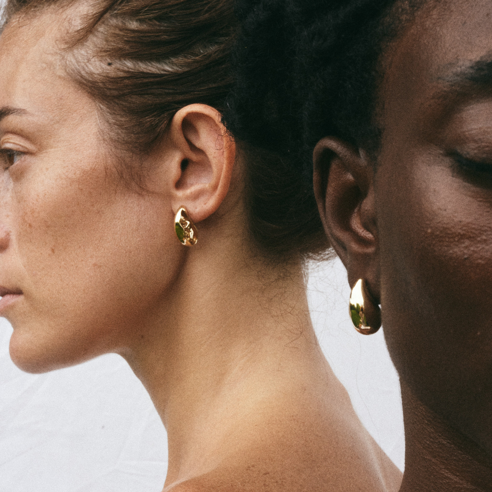 Crouching Venus, Gold by Carina Hardy - At Present Jewelry