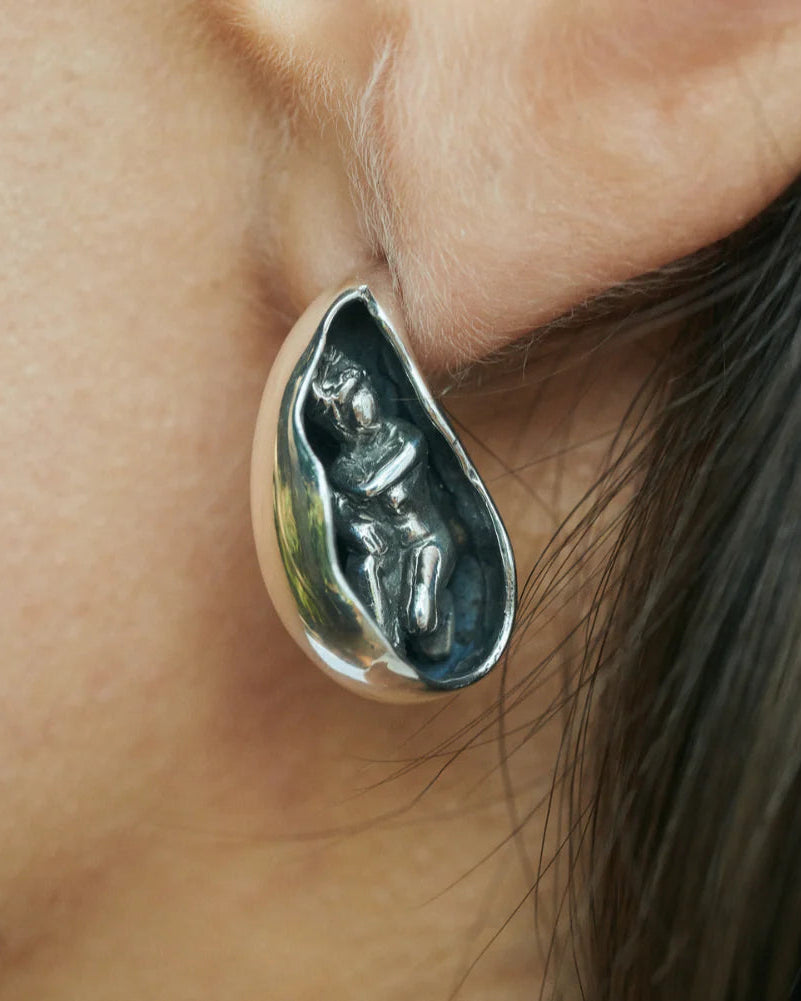 Crouching Venus by Carina Hardy - At Present Jewelry