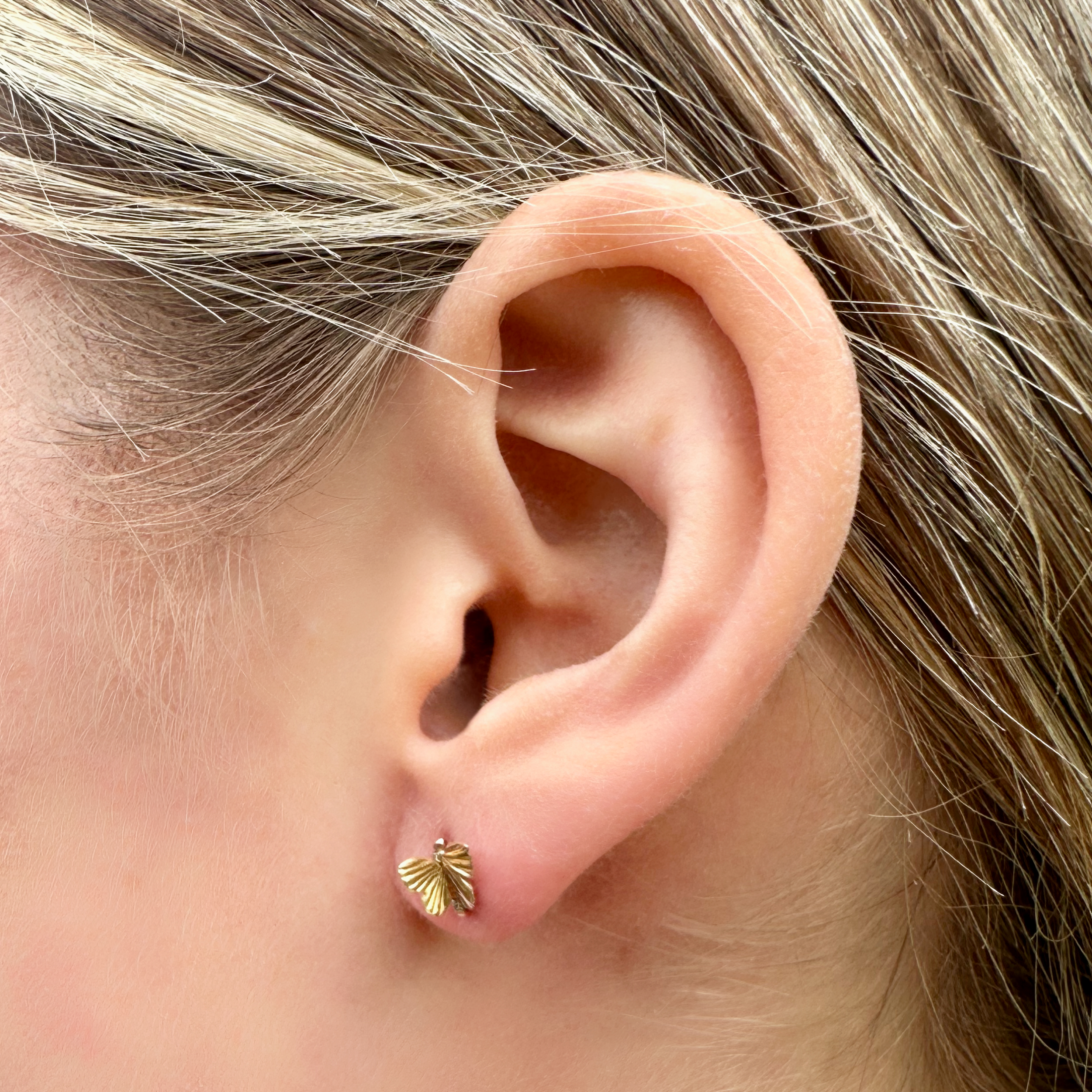 Tricolor Tiny Asterope Hinge Stud Earrings