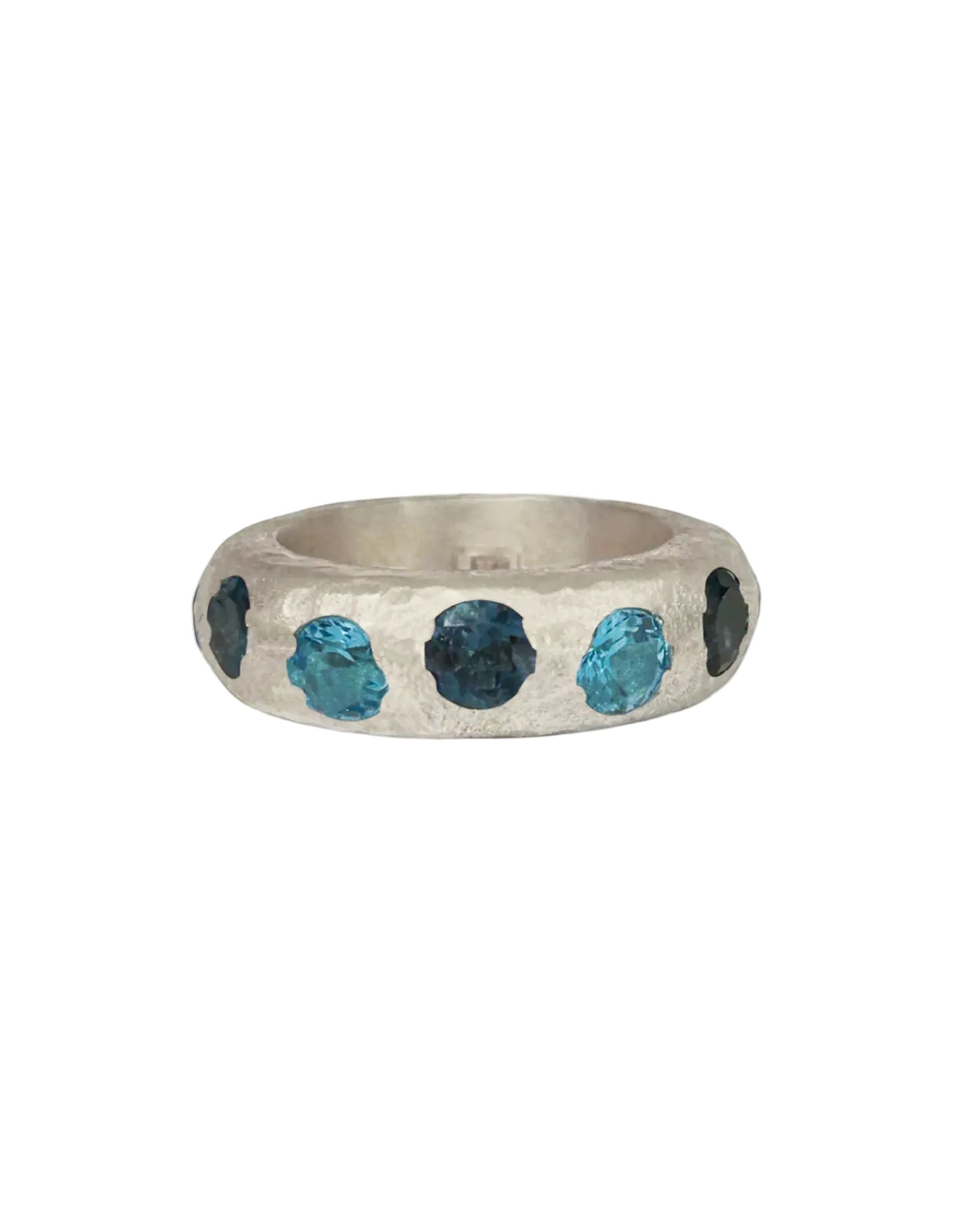 Jumbo Leo Ring