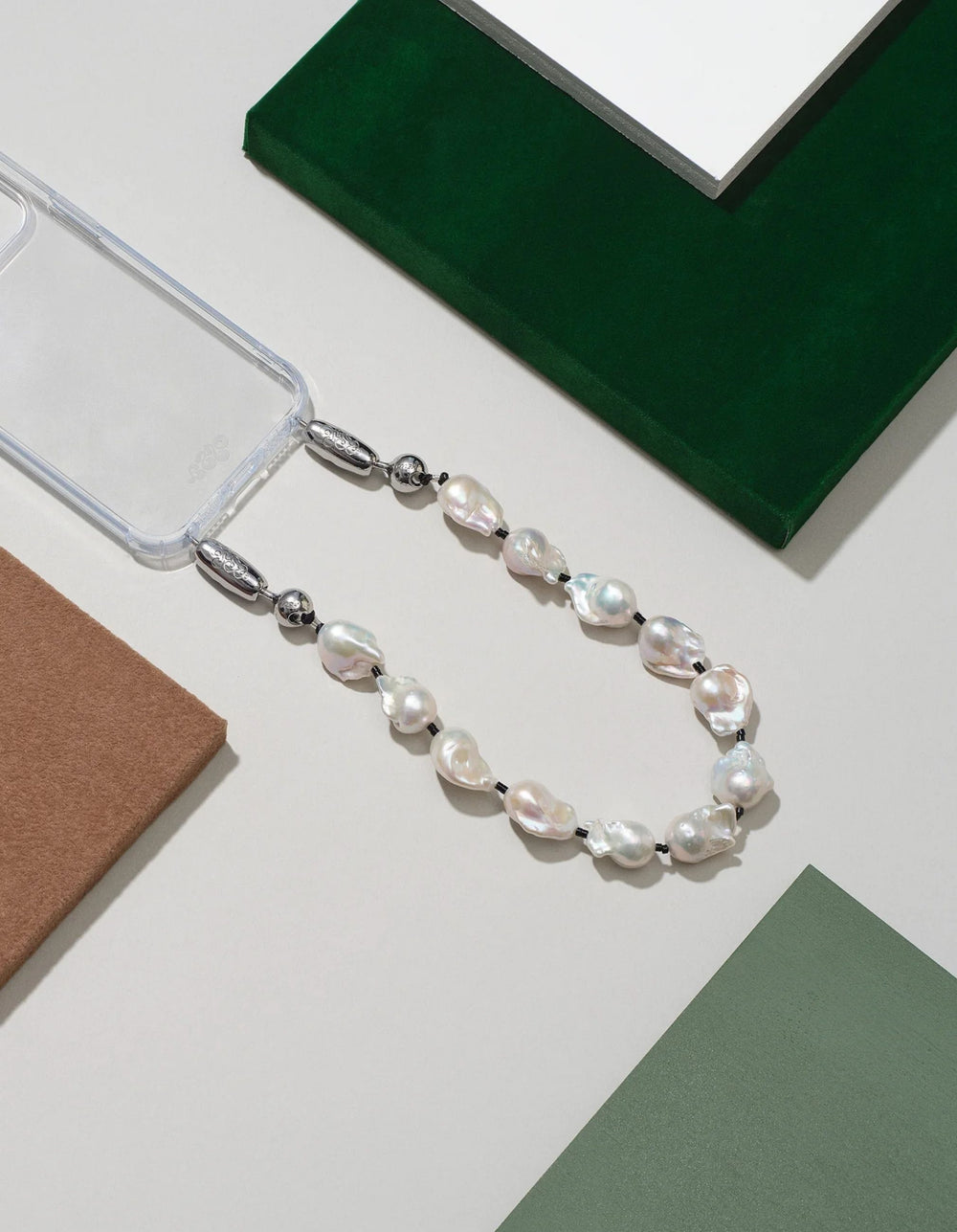 Baroque Pearl Wristlet