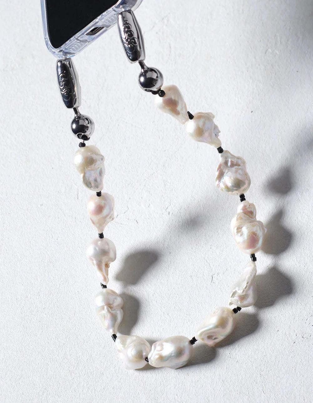 Baroque Pearl Wristlet