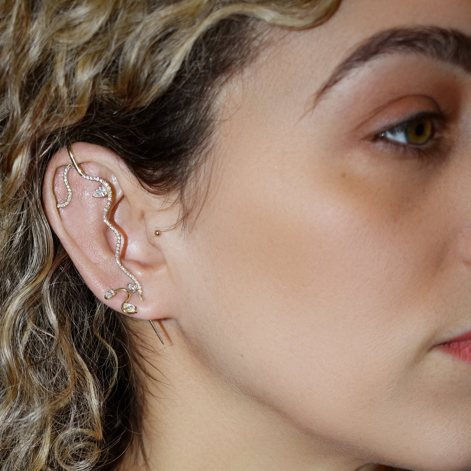 Diamond Pave Nalu Stud Earring (single)