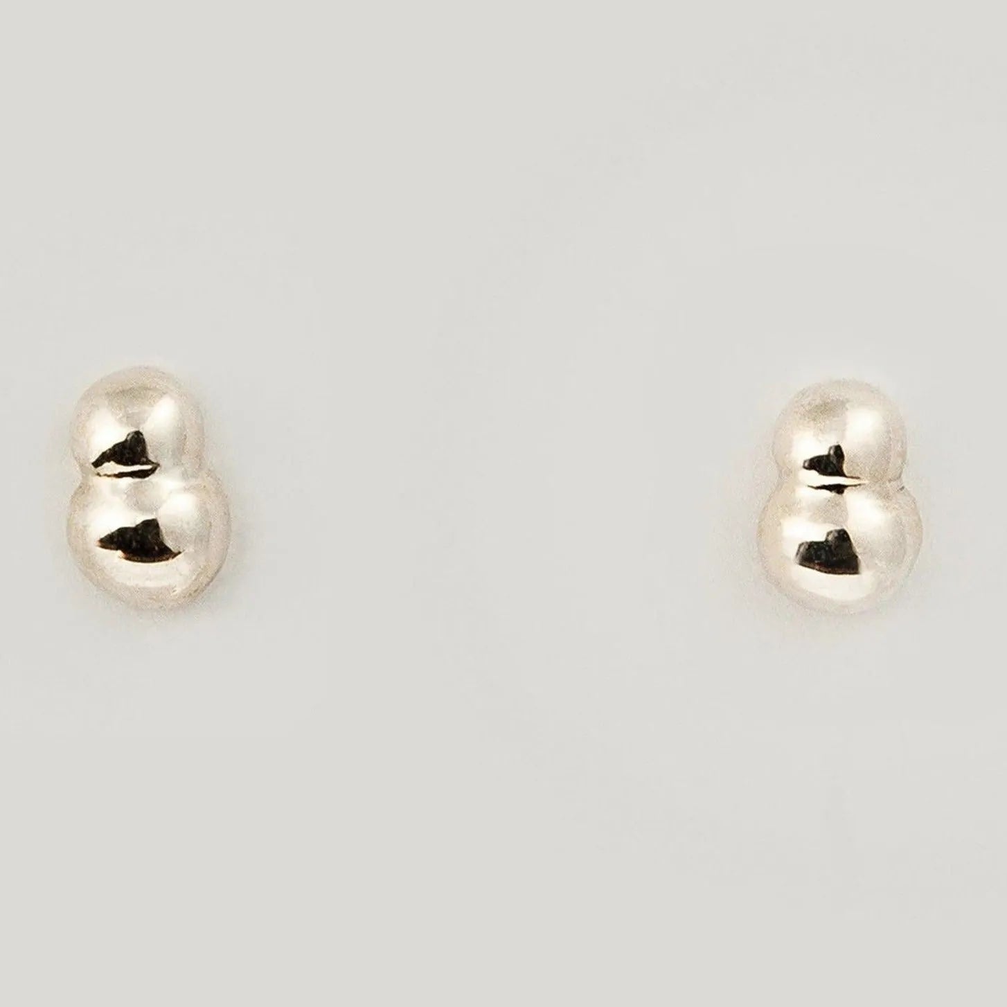 Bela Studs - At Present