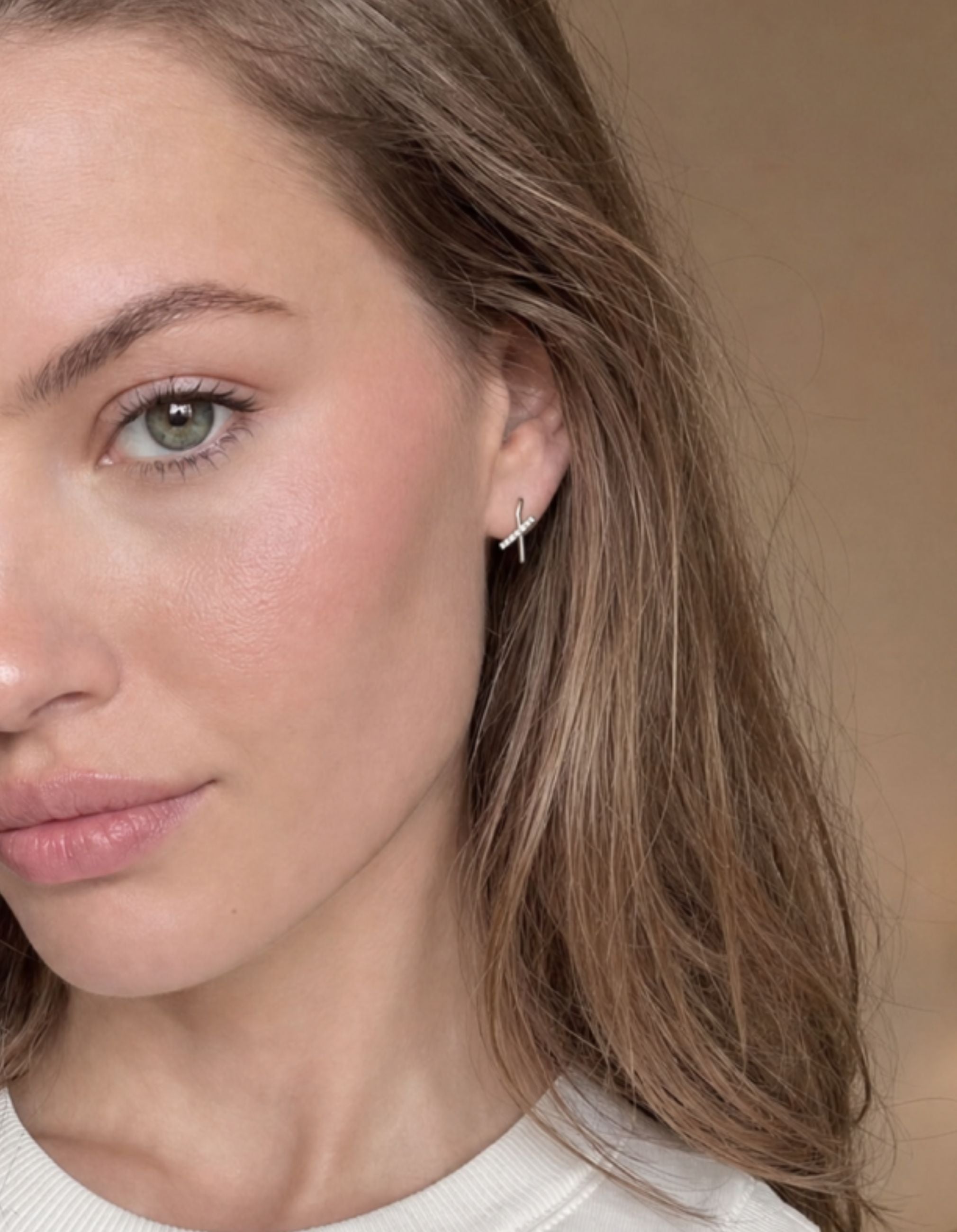 Solid Horizon Mini Thread Earring