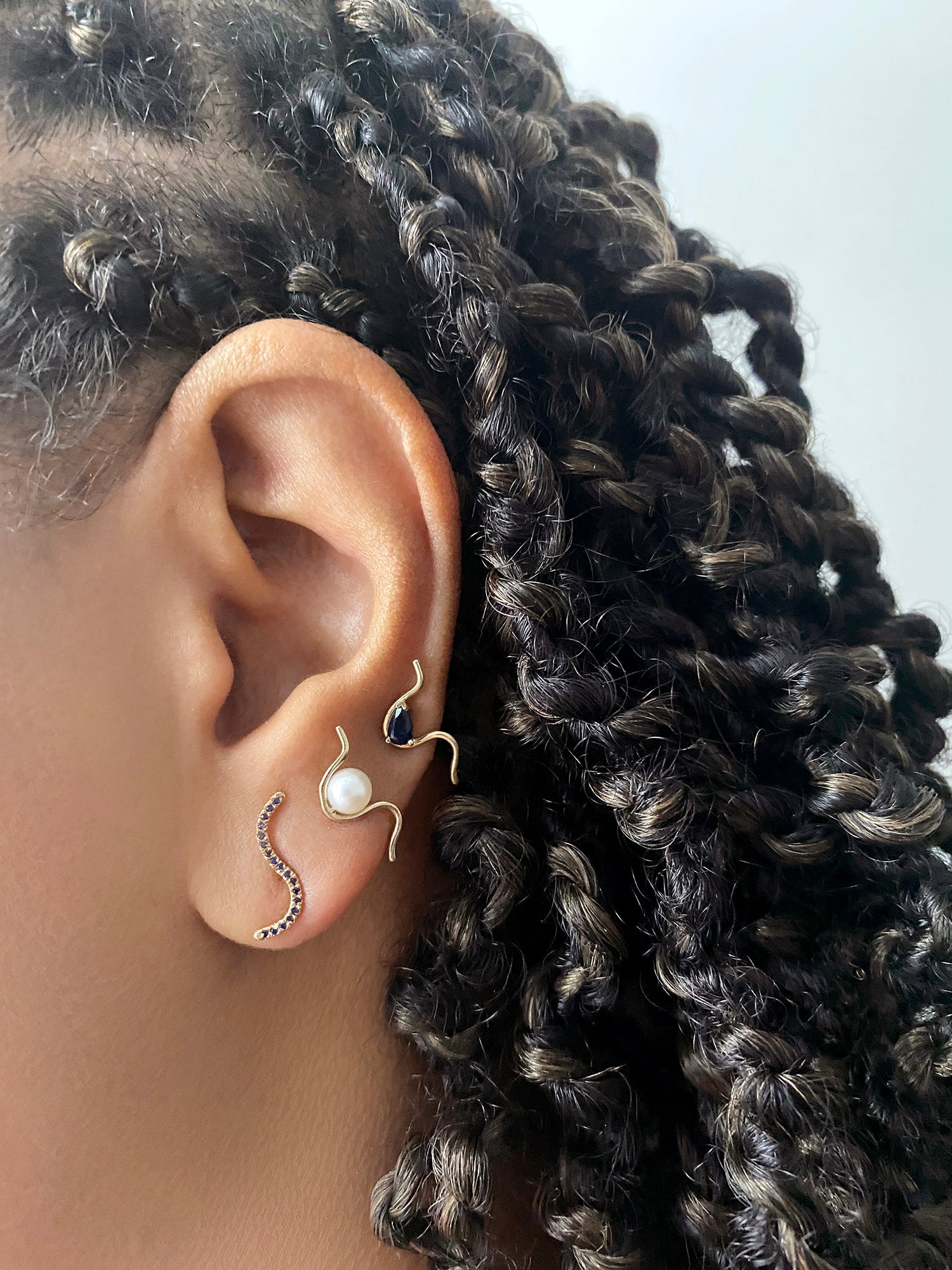 Pearl Wave Stud Earring