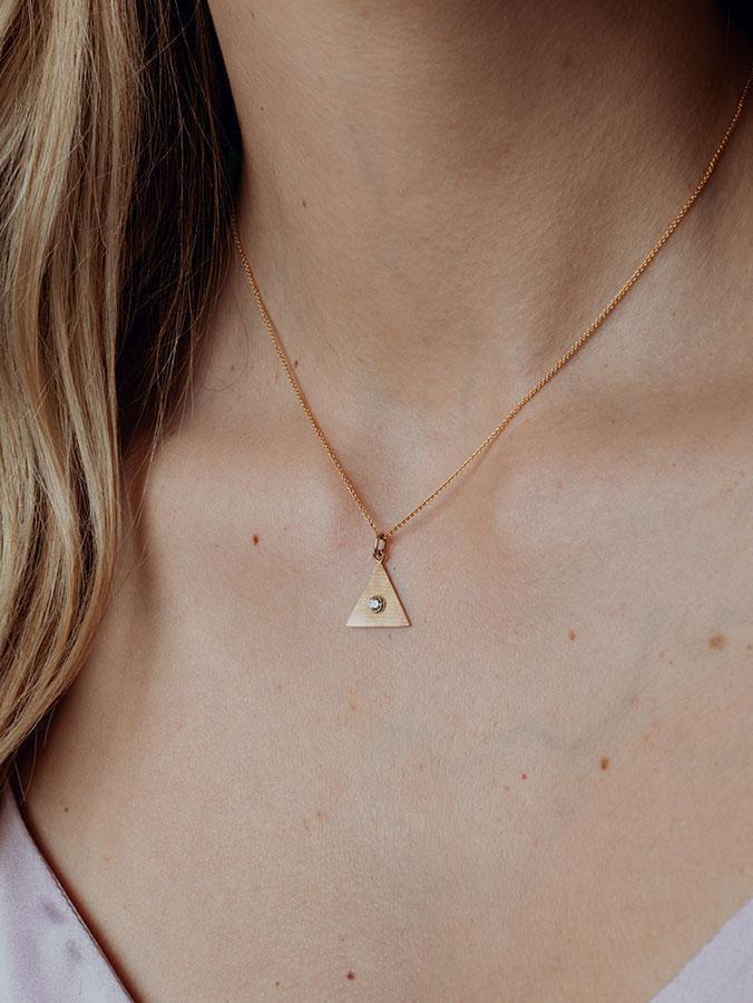 Alice Pierre Sand Triangle Necklace With Diamond 2